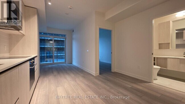 110 Broadway Ave in Toronto, ON - Building Photo - Building Photo