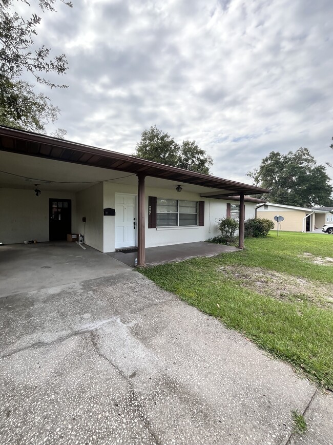 property at 905 N Crystal Ter