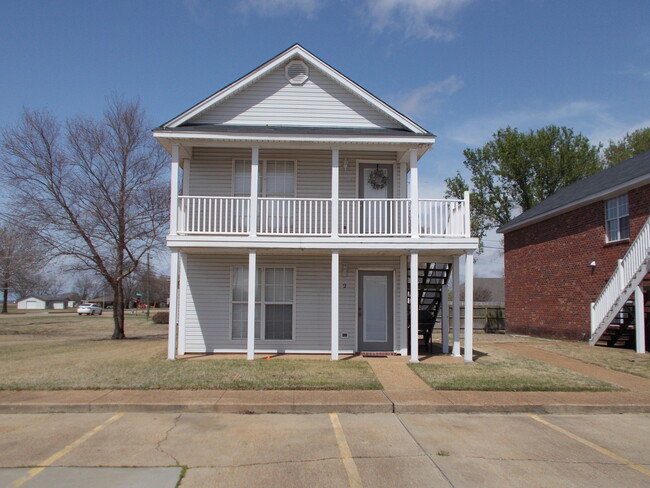 Ray Real Estate Apartments in Cleveland, MS - Building Photo - Building Photo