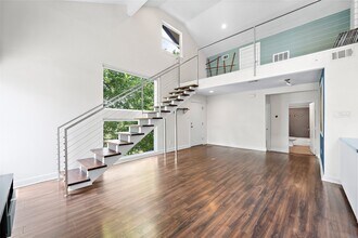 2413 Emancipation Ave in Houston, TX - Building Photo - Building Photo