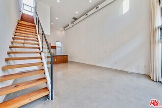 140 S Gramercy Pl in Los Angeles, CA - Building Photo - Building Photo