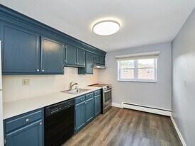 49 Colborne Rd, Unit 5 in Boston, MA - Building Photo