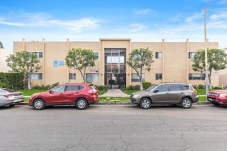 West Val in Los Angeles, CA - Building Photo - Building Photo