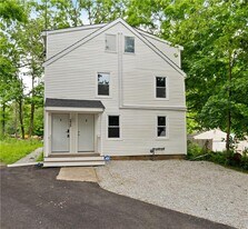235 N Main St in Cranston, RI - Building Photo