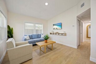 637 S Orlando Ave in Cocoa Beach, FL - Building Photo