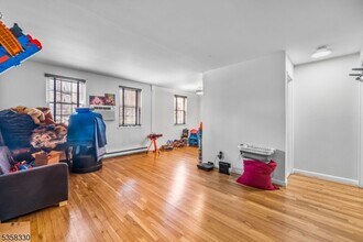 355 Broad St in Clifton, NJ - Building Photo - Building Photo