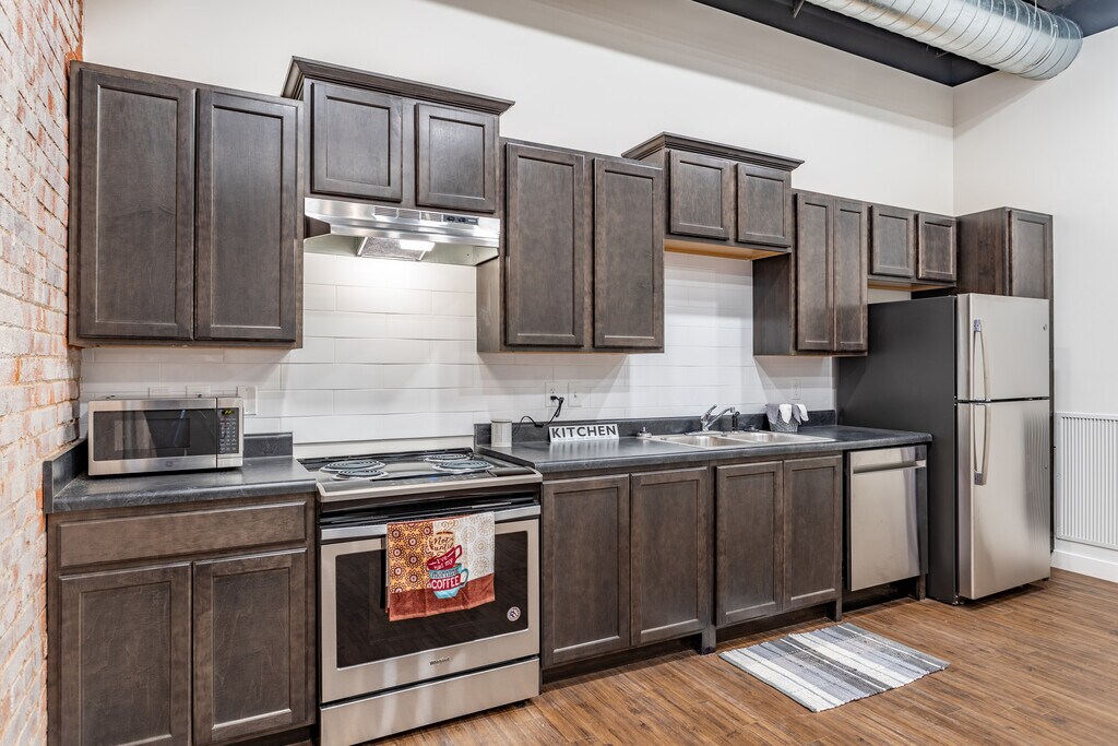 Lee Lofts Apartments in Salina, KS