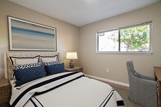 Lago Bello Apartment Homes in Tampa, FL - Building Photo - Building Photo