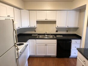 19 Firestone Ct in Madison, WI - Building Photo - Building Photo