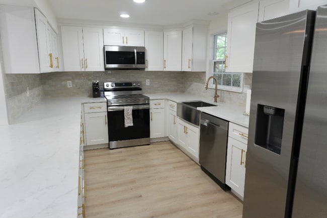 4379 Olive Ave in Sarasota, FL - Building Photo - Building Photo
