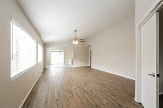 5802 S 54th Ln in Phoenix, AZ - Building Photo - Building Photo