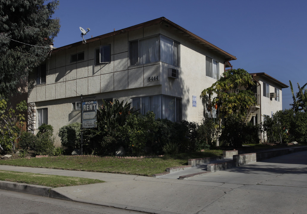 6444 Mammoth Ave in Van Nuys, CA - Building Photo