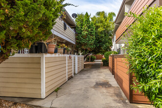 Ednamary Apartments in Mountain View, CA - Building Photo - Building Photo