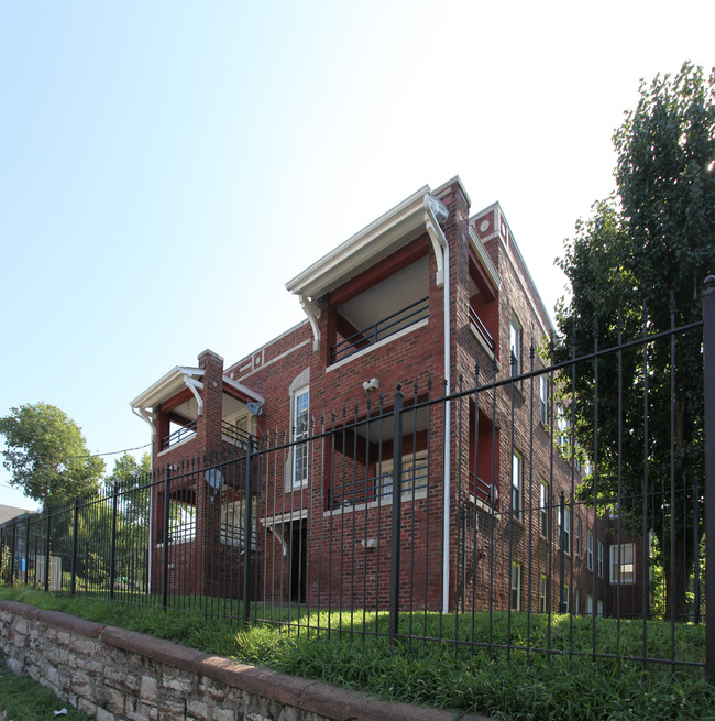 Stonewall Court in Kansas City, MO - Building Photo - Building Photo