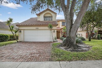 9481 Oak Grove Cir in Davie, FL - Building Photo - Building Photo