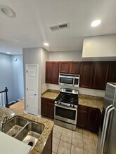 736 S Kedzie Ave in Chicago, IL - Building Photo - Building Photo