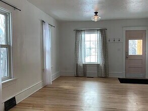 878 18th Ave SE in Minneapolis, MN - Building Photo - Building Photo