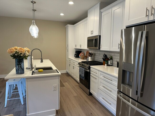 319 S Glendale Ave in Barrington, IL - Building Photo - Building Photo