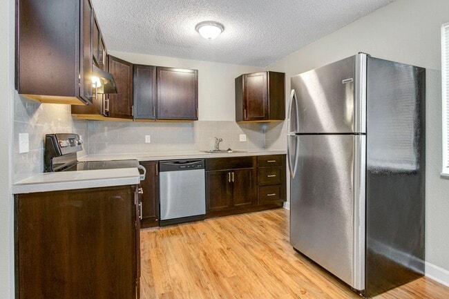 Oak Grove Terraces in Milwaukie, OR - Building Photo - Interior Photo