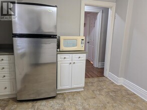 12 E 24th St in Hamilton, ON - Building Photo - Building Photo