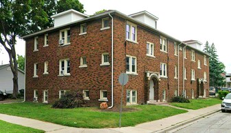 714 Elliott St E in Windsor, ON - Building Photo