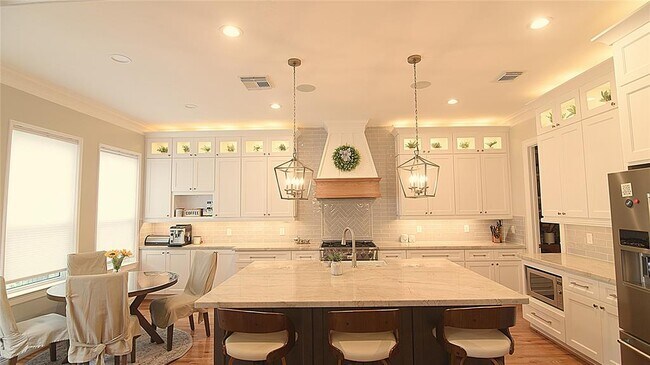 property at 7531 Woodvine Pl Ct