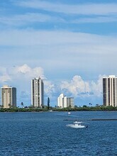 100 Shore Ct in North Palm Beach, FL - Building Photo - Building Photo