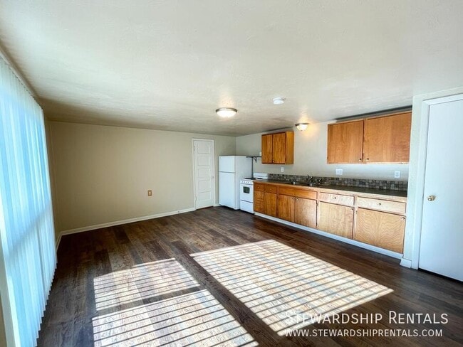 1841 Kincaid St in Eugene, OR - Building Photo - Building Photo