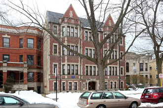 O'Kana Ravenswood Apartments in Chicago, IL - Foto de edificio - Building Photo