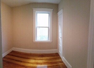 8 Olmstead St, Unit #2 in Boston, MA - Foto de edificio - Building Photo