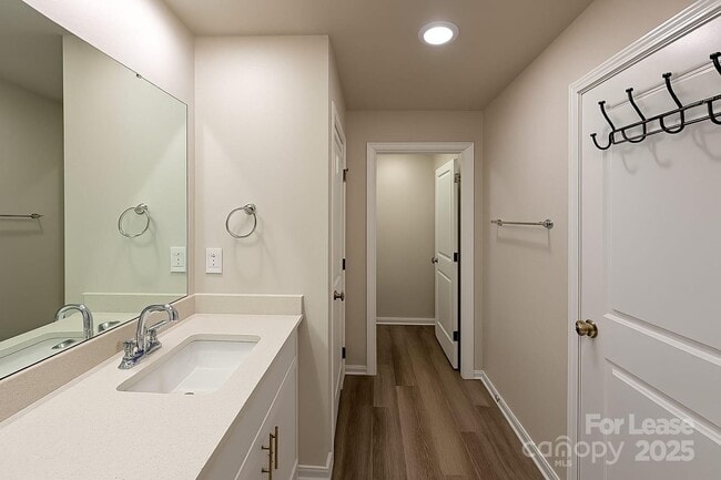 property at 5290 Brailey Cir