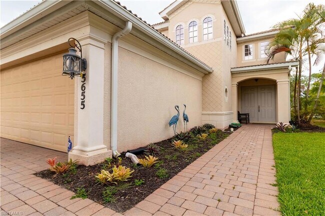 5655 Lago Villaggio Way in Naples, FL - Building Photo - Building Photo