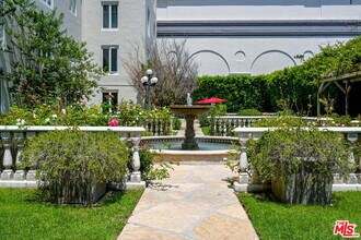 1424 N Crescent Heights Blvd in West Hollywood, CA - Building Photo - Building Photo