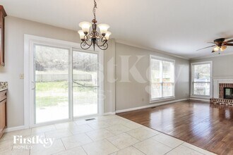 324 Autumn Peak Dr in Fenton, MO - Foto de edificio - Building Photo