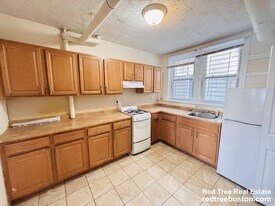 524 Cambridge St in Boston, MA - Building Photo