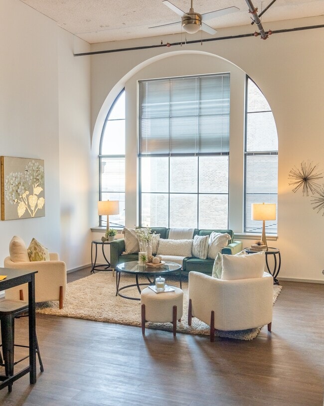 Front Page Lofts in St. Louis, MO - Foto de edificio - Building Photo