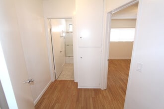 The Gables Apartments in Reseda, CA - Building Photo - Building Photo