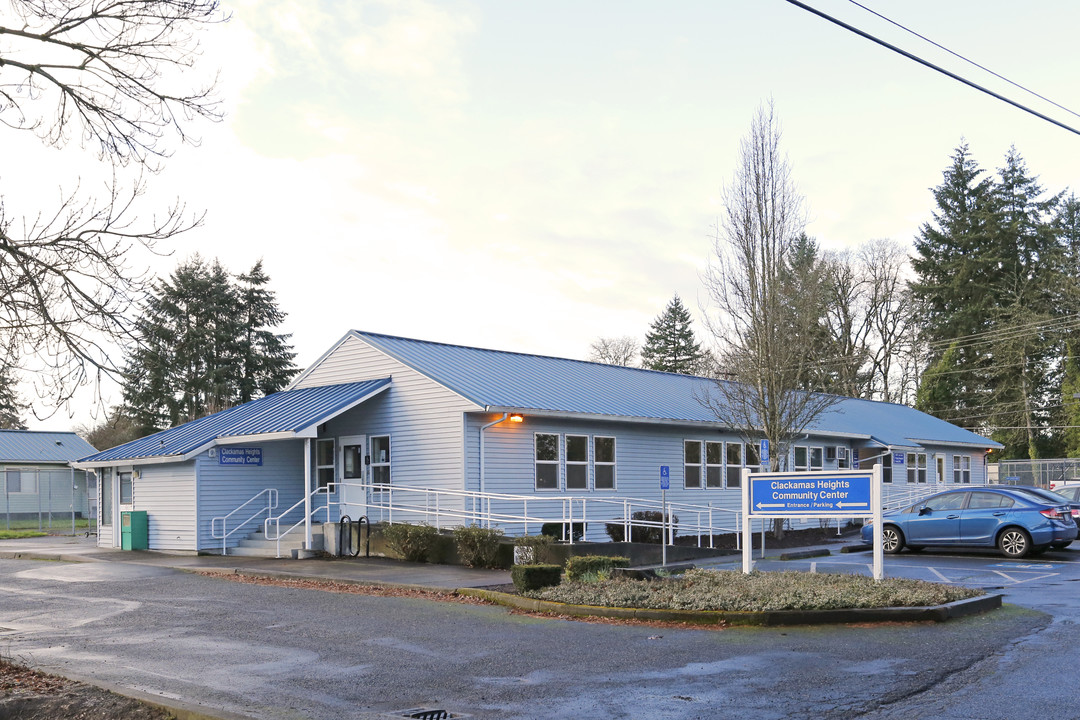 Clackamas Heights in Oregon City, OR - Building Photo