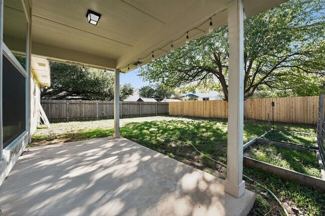 1502 McDowell Bend in Leander, TX - Building Photo - Building Photo