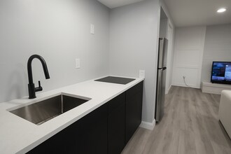 9483 S Buttonwood Dr, Unit Unit 4 - Basement Apartment in Sandy, UT - Foto de edificio - Building Photo