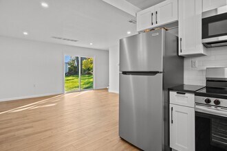 12 Inlet Rd in Levittown, PA - Building Photo - Building Photo