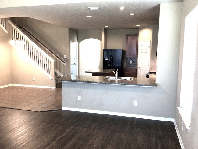 19002 Bressingham Dr in Tomball, TX - Foto de edificio - Building Photo