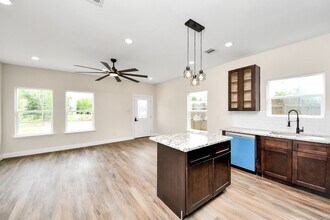 3808 Hiford Dr in Houston, TX - Building Photo - Building Photo