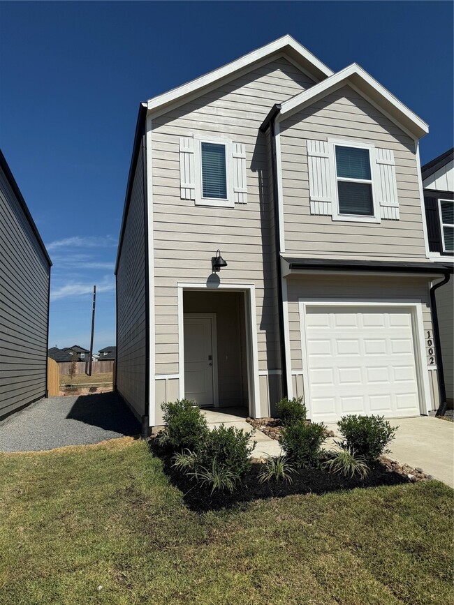 1002 Moon Drop Ln in Houston, TX - Building Photo - Building Photo