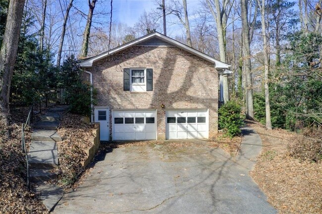 859 Candy Ln SW in Marietta, GA - Building Photo - Building Photo