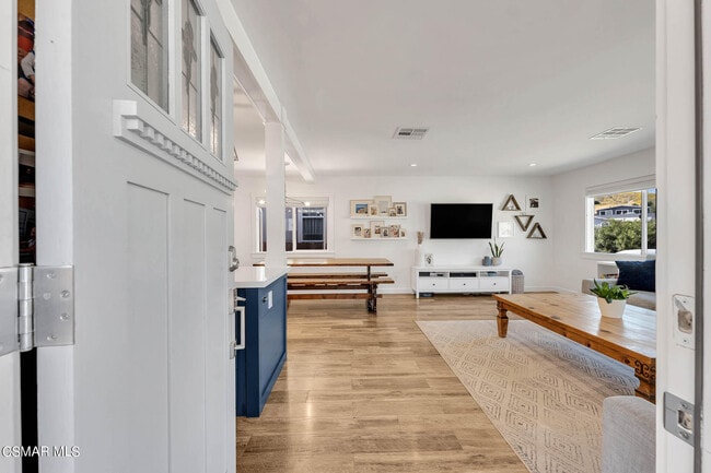 30473 Mulholland Hwy in Agoura Hills, CA - Building Photo - Building Photo