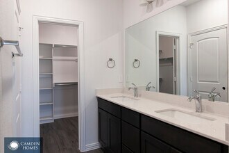 10160 Manzanilla Ave in Dallas, TX - Building Photo - Building Photo