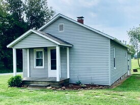 608 Wilson St in Newton, IL - Building Photo