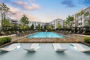 Hanover Hyannis in Barnstable, MA - Building Photo