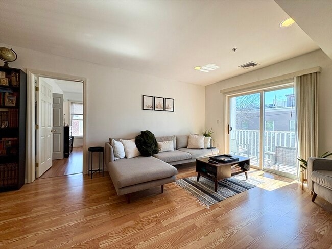 20 Cameron St in Brookline, MA - Building Photo - Building Photo